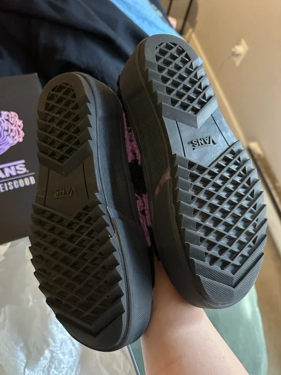 Vans Slip-On Fuzzy Black & Purple Sherpa Irene is Good Collab - Picture 4 of 7